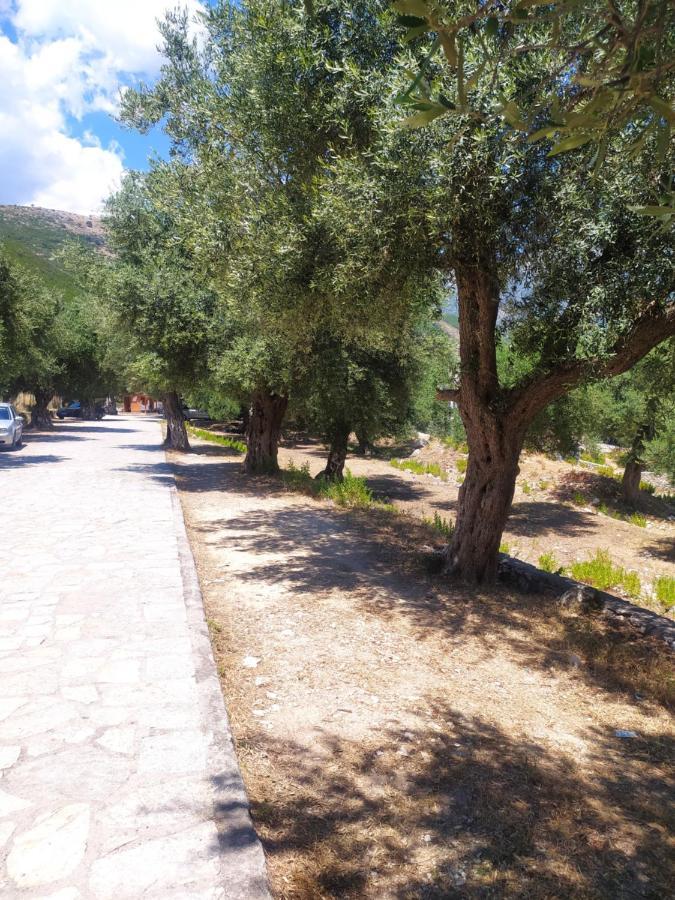 Retzos Rooms Himare Exterior foto