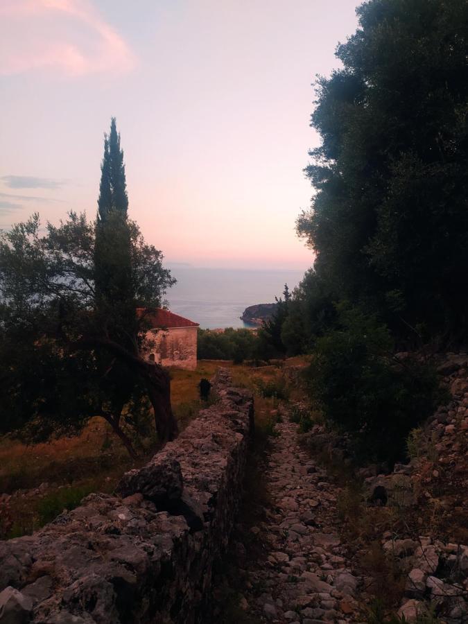 Retzos Rooms Himare Exterior foto