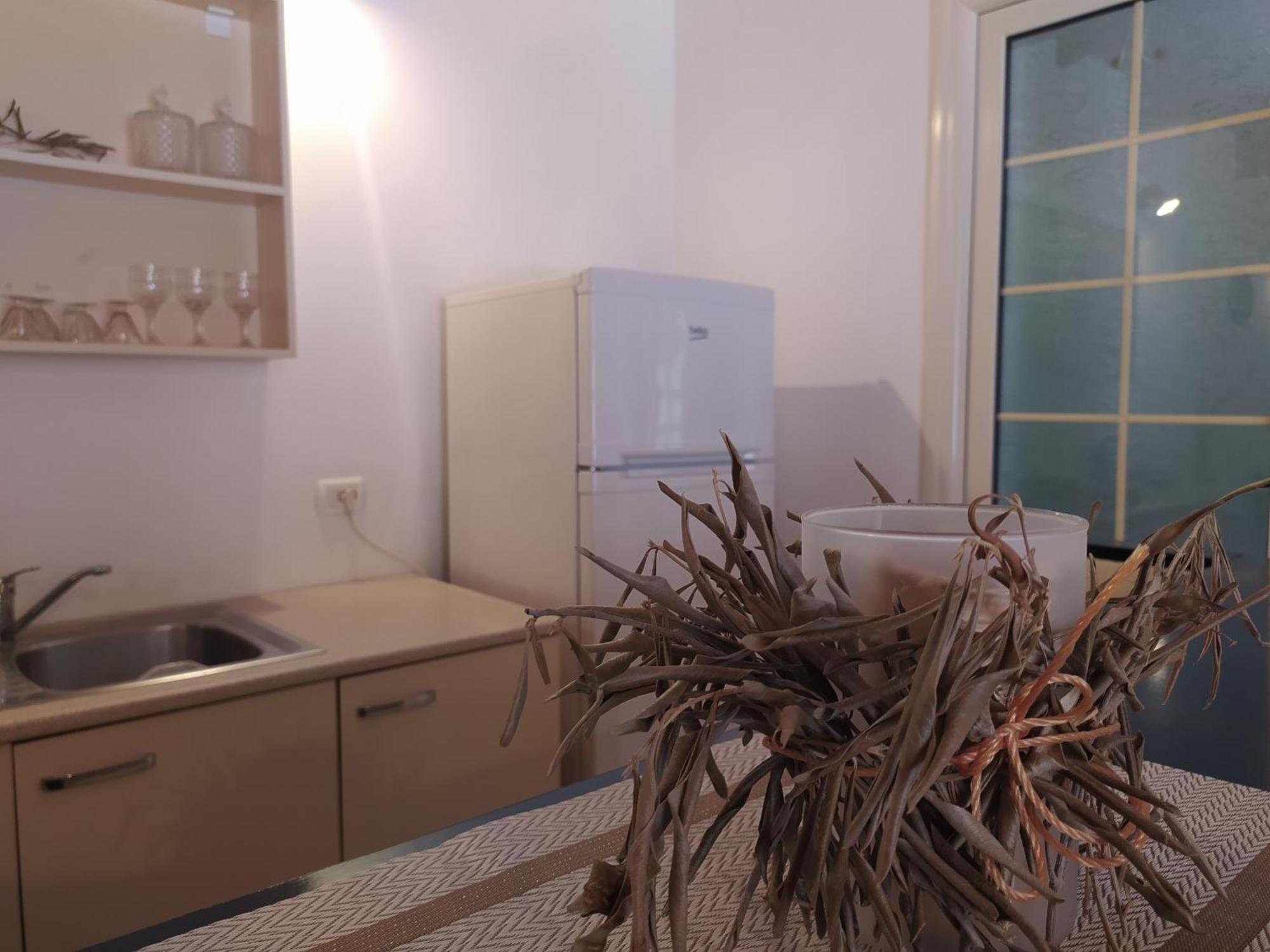 Retzos Rooms Himare Exterior foto