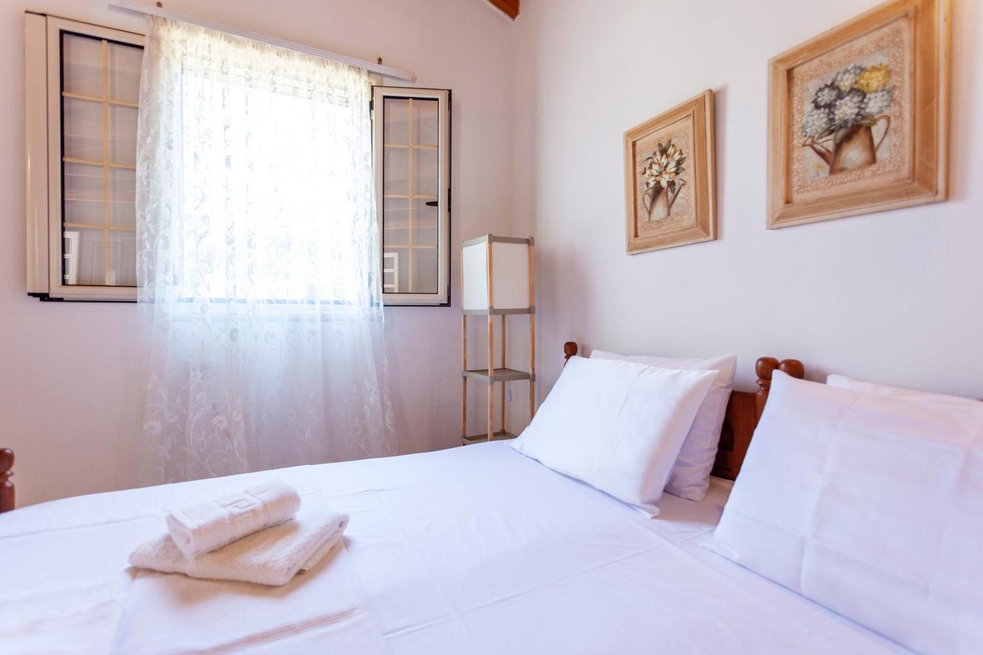 Retzos Rooms Himare Exterior foto