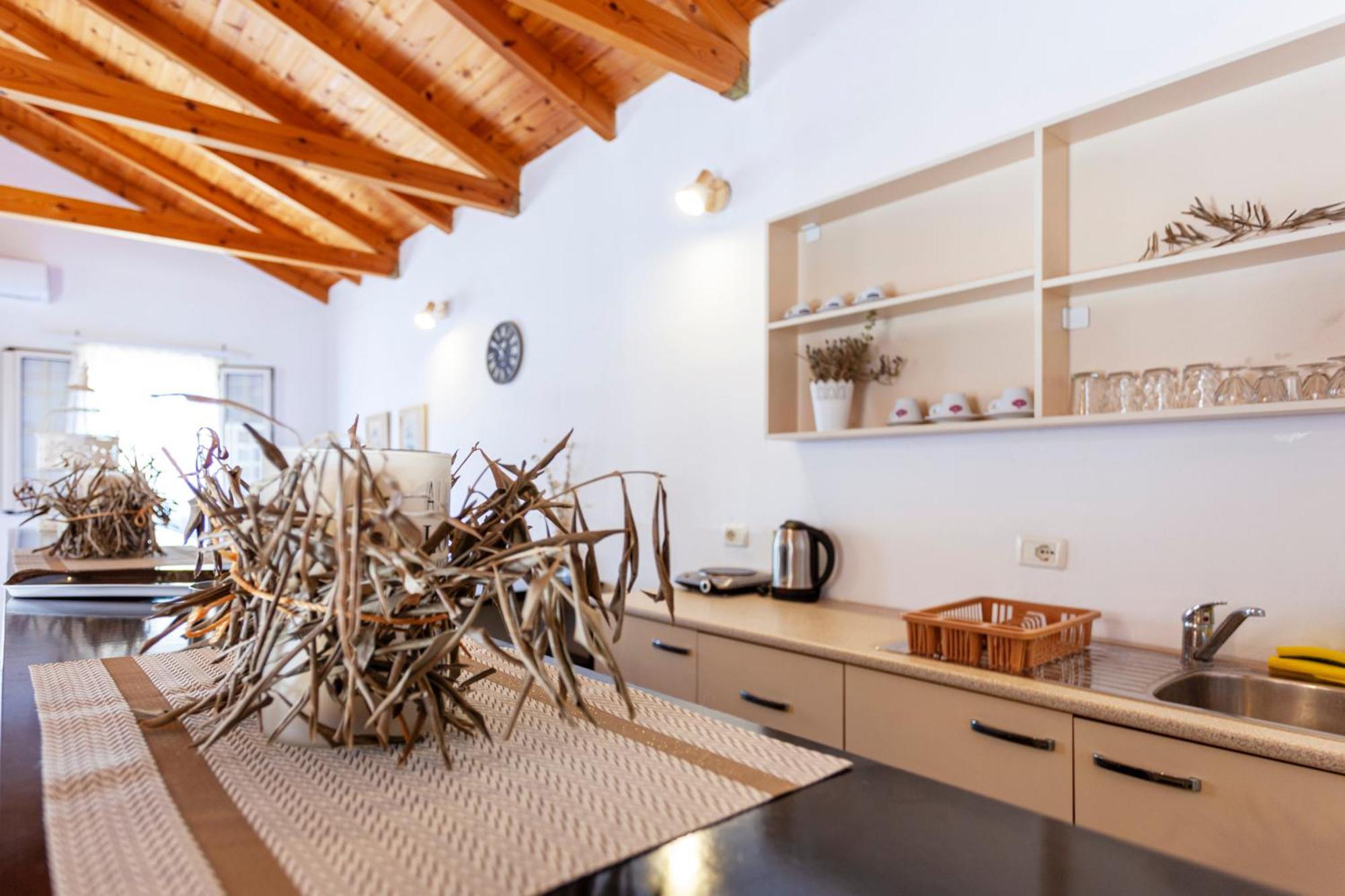 Retzos Rooms Himare Exterior foto